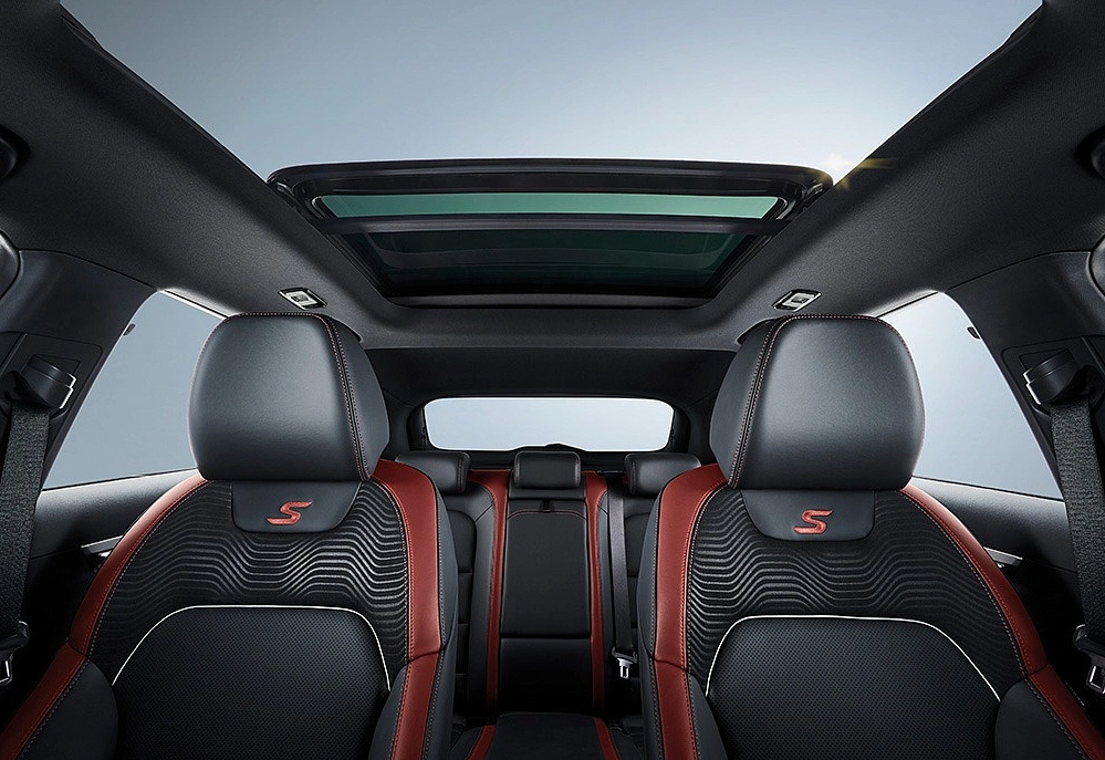 Geely Coolray и Belgee X50 — салон